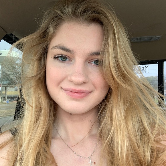 Meet your Posher, Ellie - Picture 8 of 12